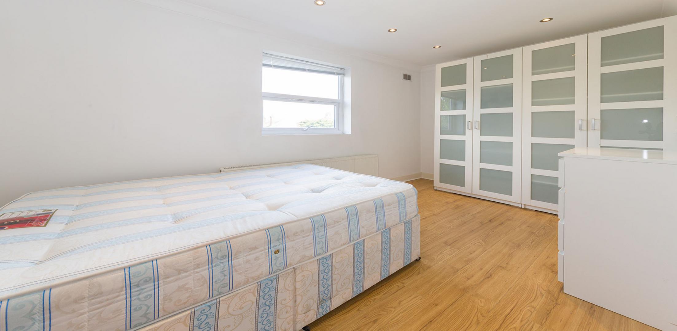Stunning Sharers Apartment Melrose Avenue, Willesden Green